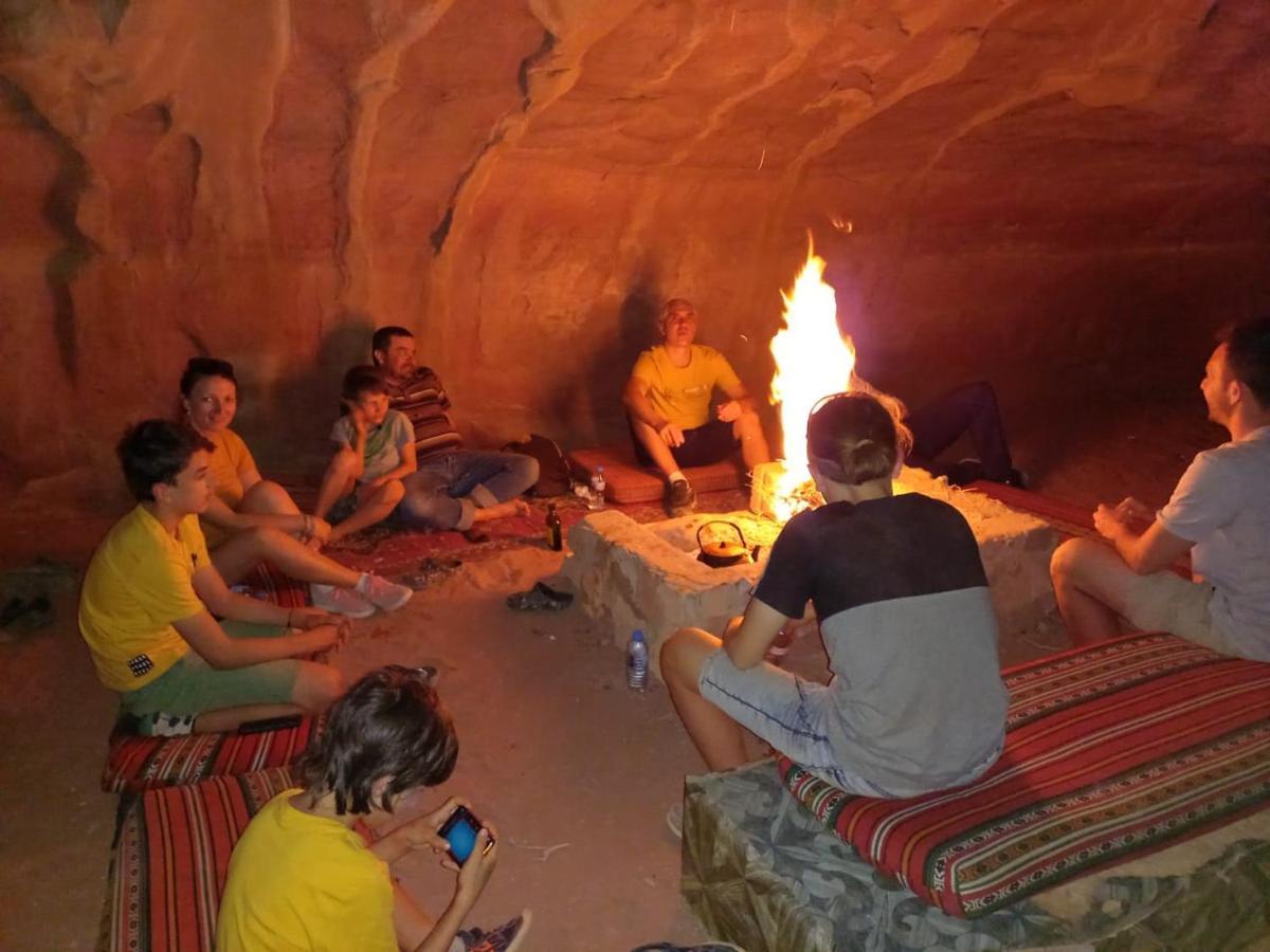 Um Sabatah Camp Otel Ram Vadisi Dış mekan fotoğraf